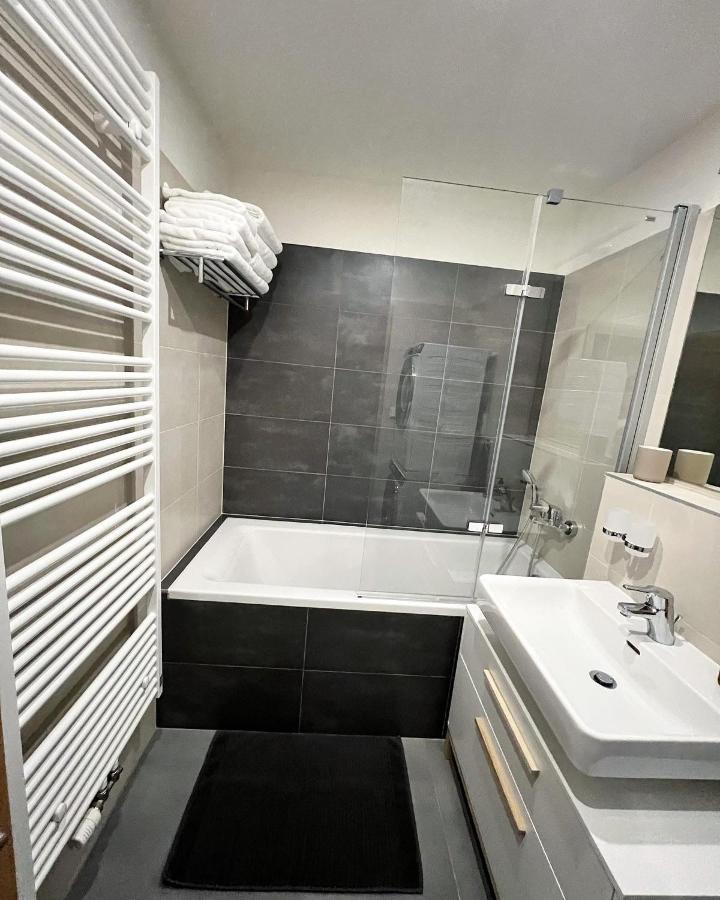 U Jelena Harrachov - Rodinny Apartman U Lesa S Garazi Экстерьер фото